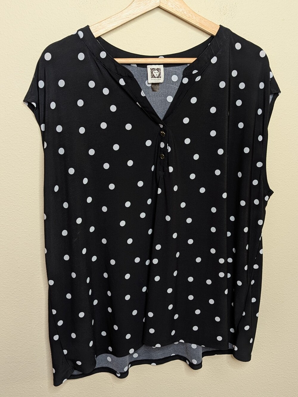 Anne Klein Black Polka Dot Henley Top 3X Sleeveless Split Neck